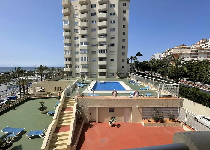 Intermobiliaria - Puerto Paraiso 42d * Εστεπόνα